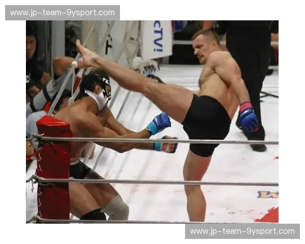 战栗的左腿与永恒的博弈:米尔科vs时代的暴力美学 战栗的左腿与永恒的博弈:米尔科vs时代的暴力美学